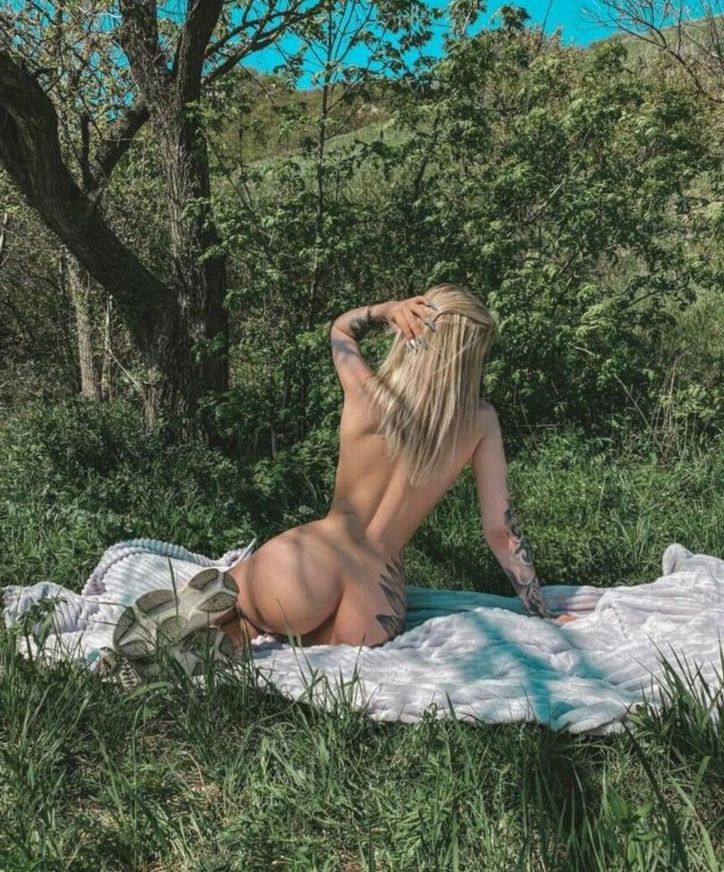 25P Kira Braun nude