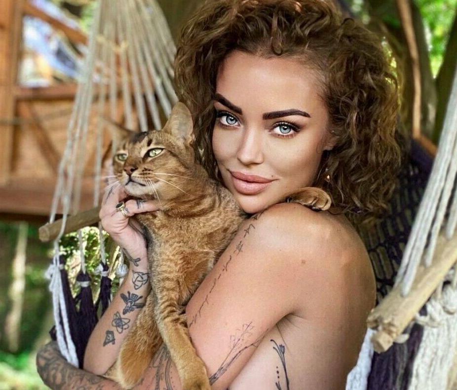 10P Dorien Rose nude