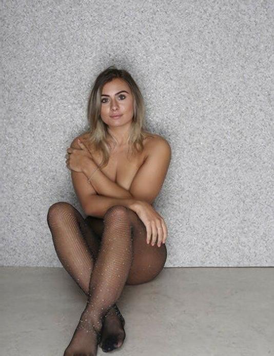 25P Beckihearn nude