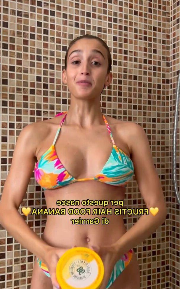 19P Martina Socrate nude