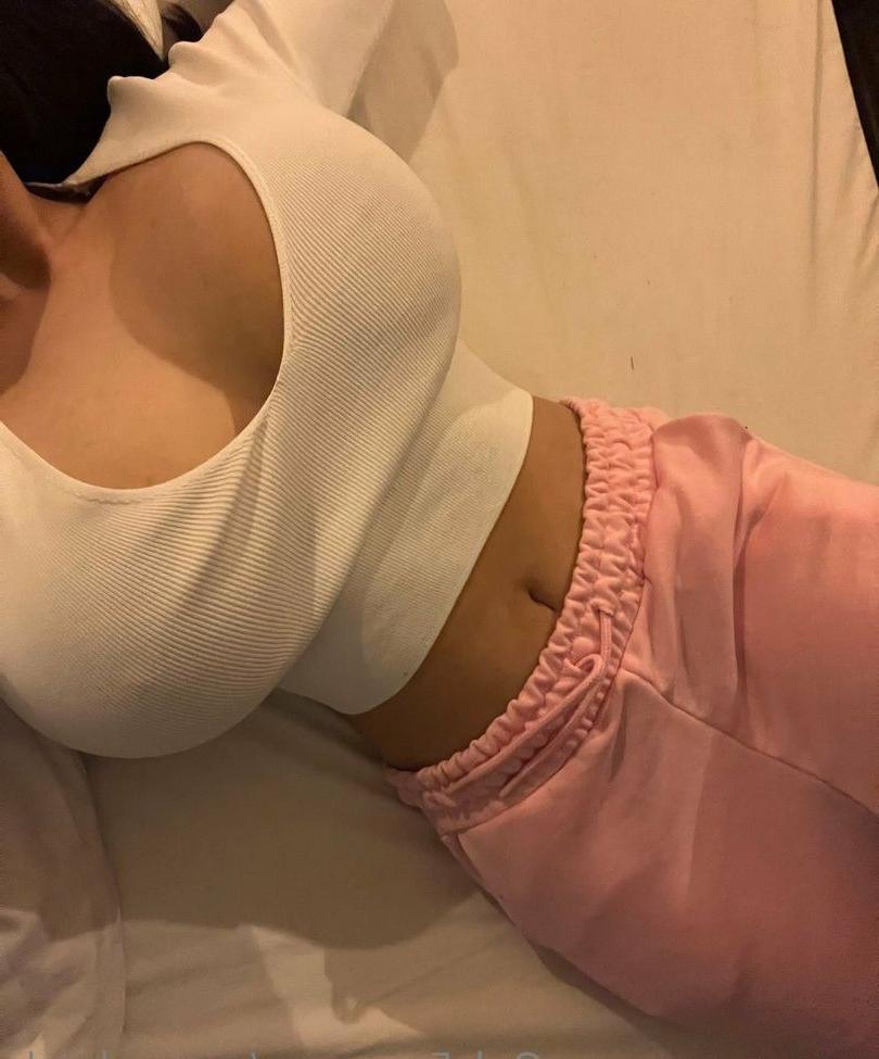 25P Merve Damla nude