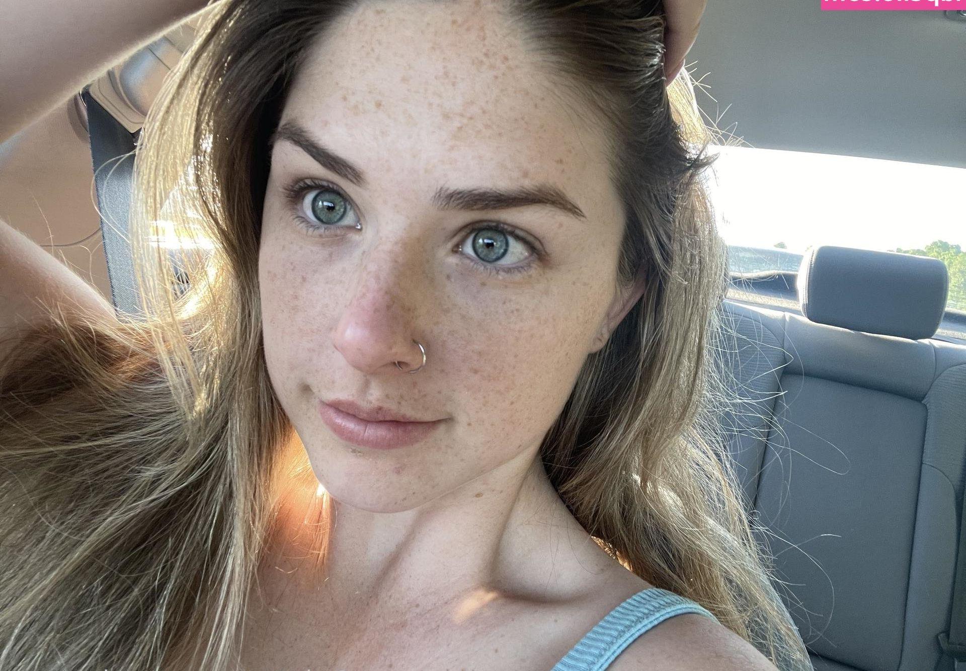 25P Carly Grace nude
