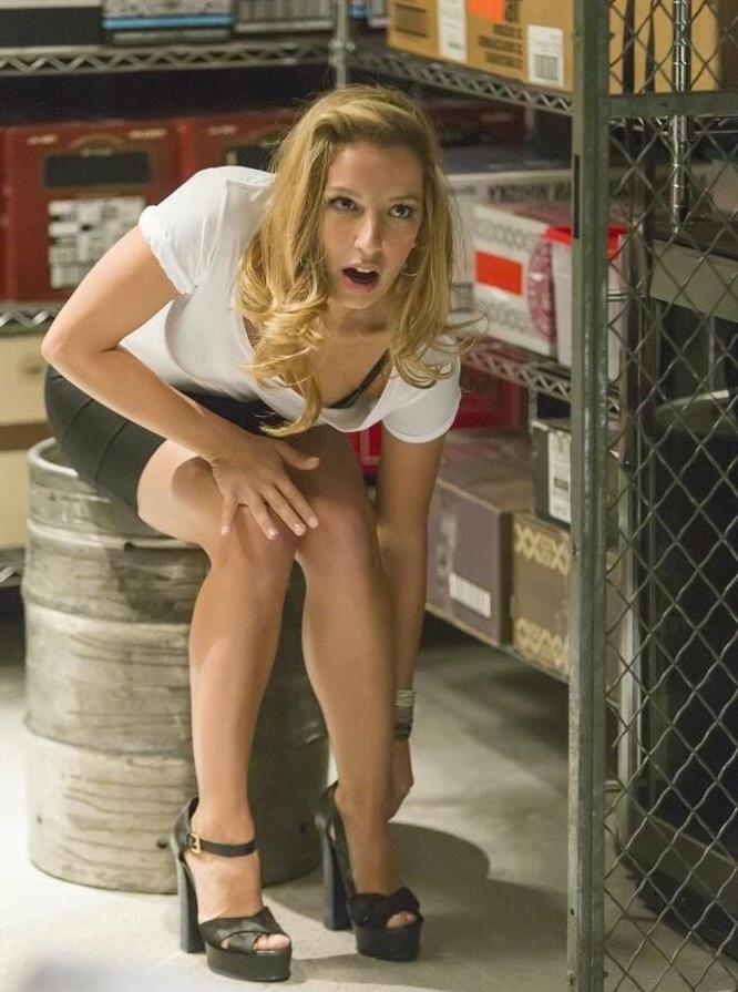 25P Vanessa Lengies nude