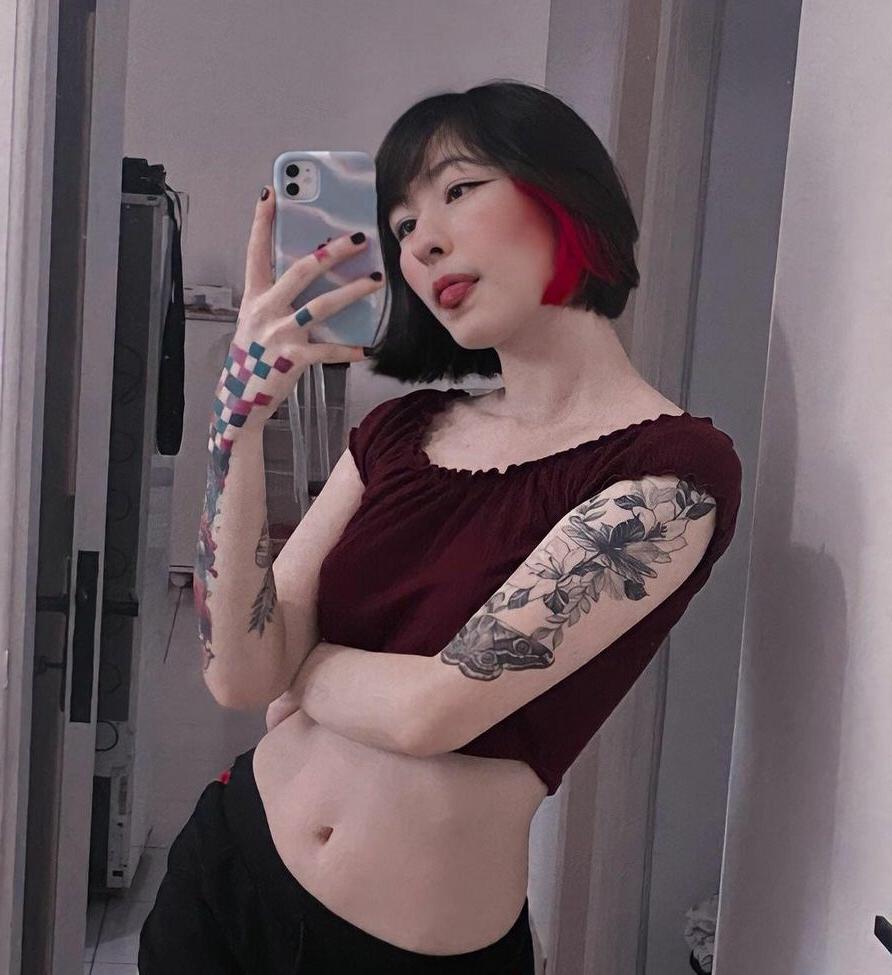 25P Julia Cristina nude