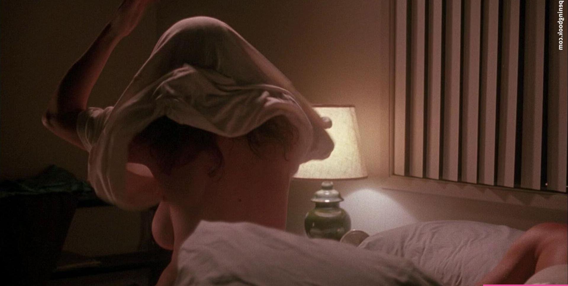 25P Mimi Rogers nude