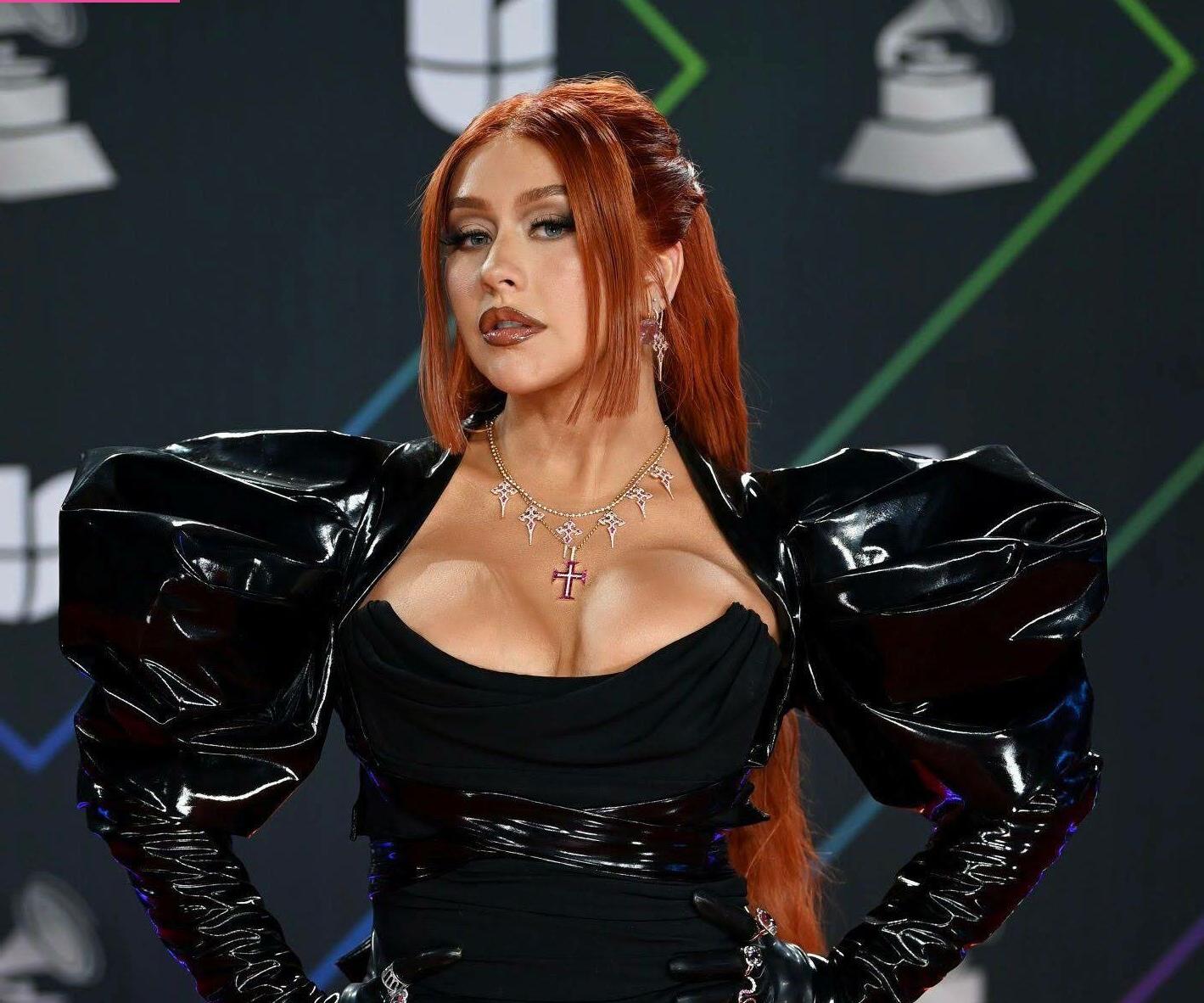 25P Christina Aguilera nude