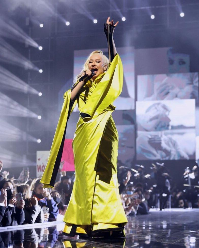 25P Christina Aguilera nude