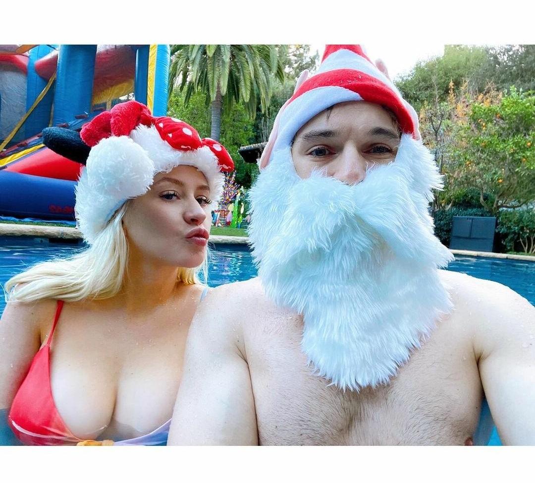 25P Christina Aguilera nude