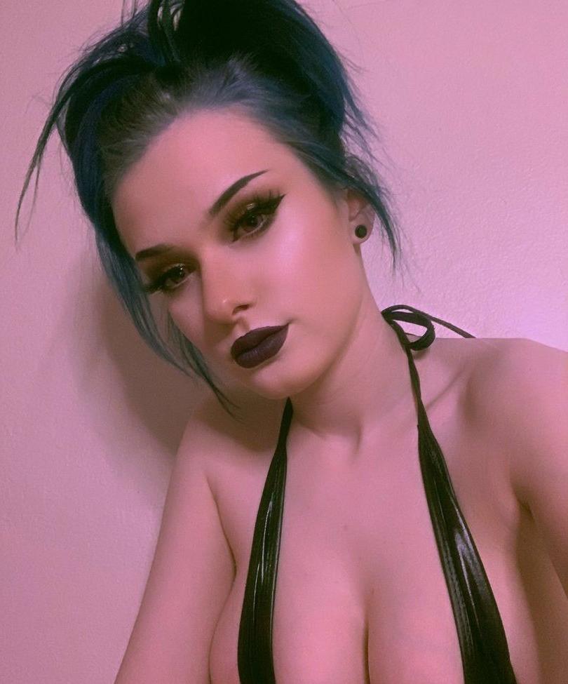 25P Bunni Lynn nude