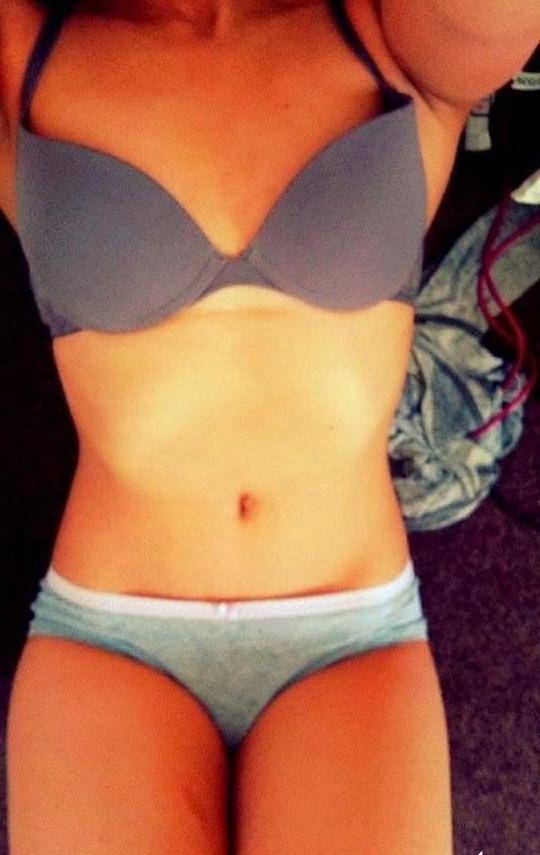 7P Emma Trott nude