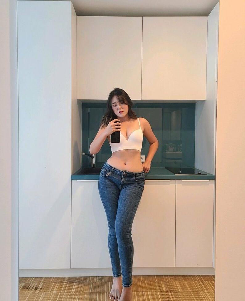 25P Yuggie_TV nude