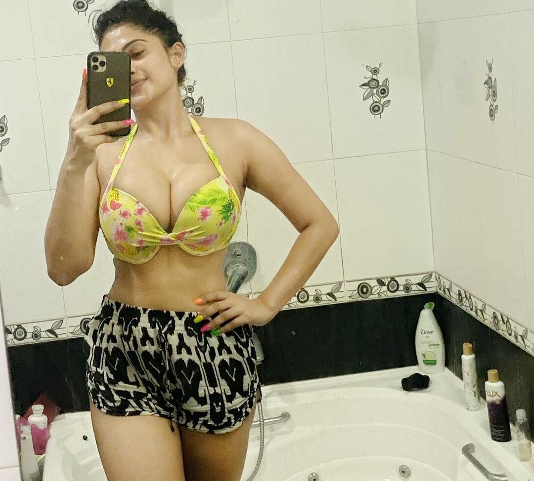 25P Piumi Hansamali nude