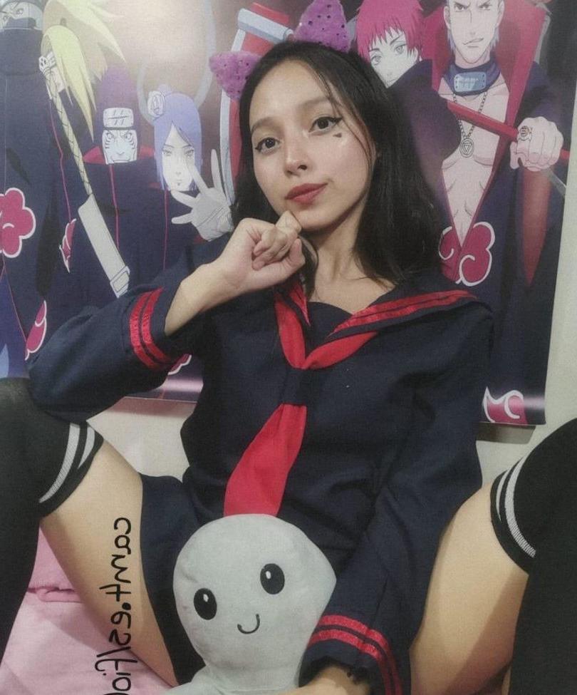 17P Fio02 nude
