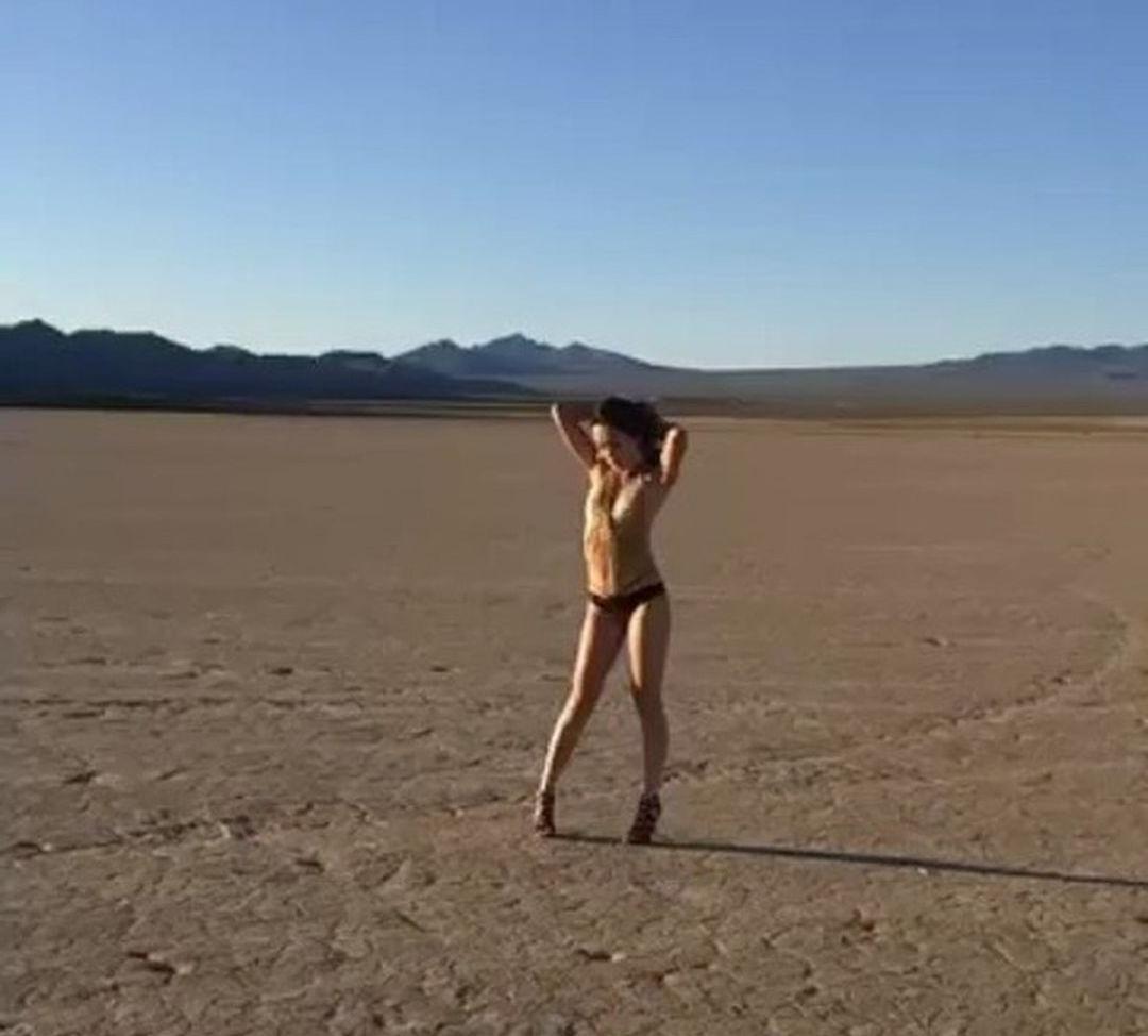 25P Jennilate nude