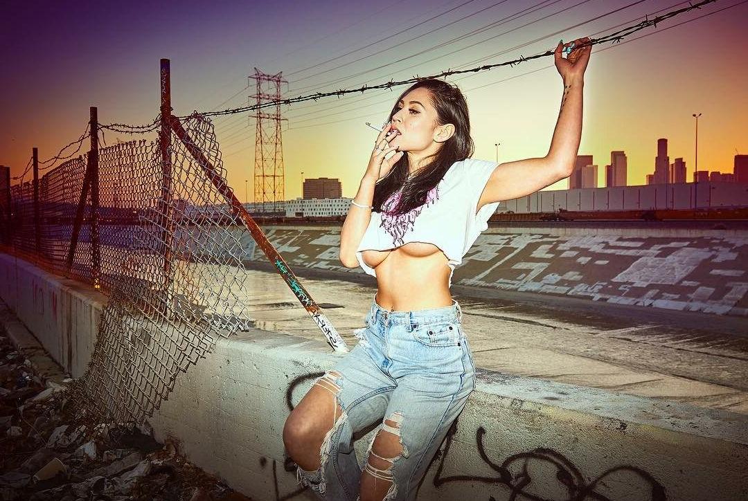 25P Cassie Steele nude