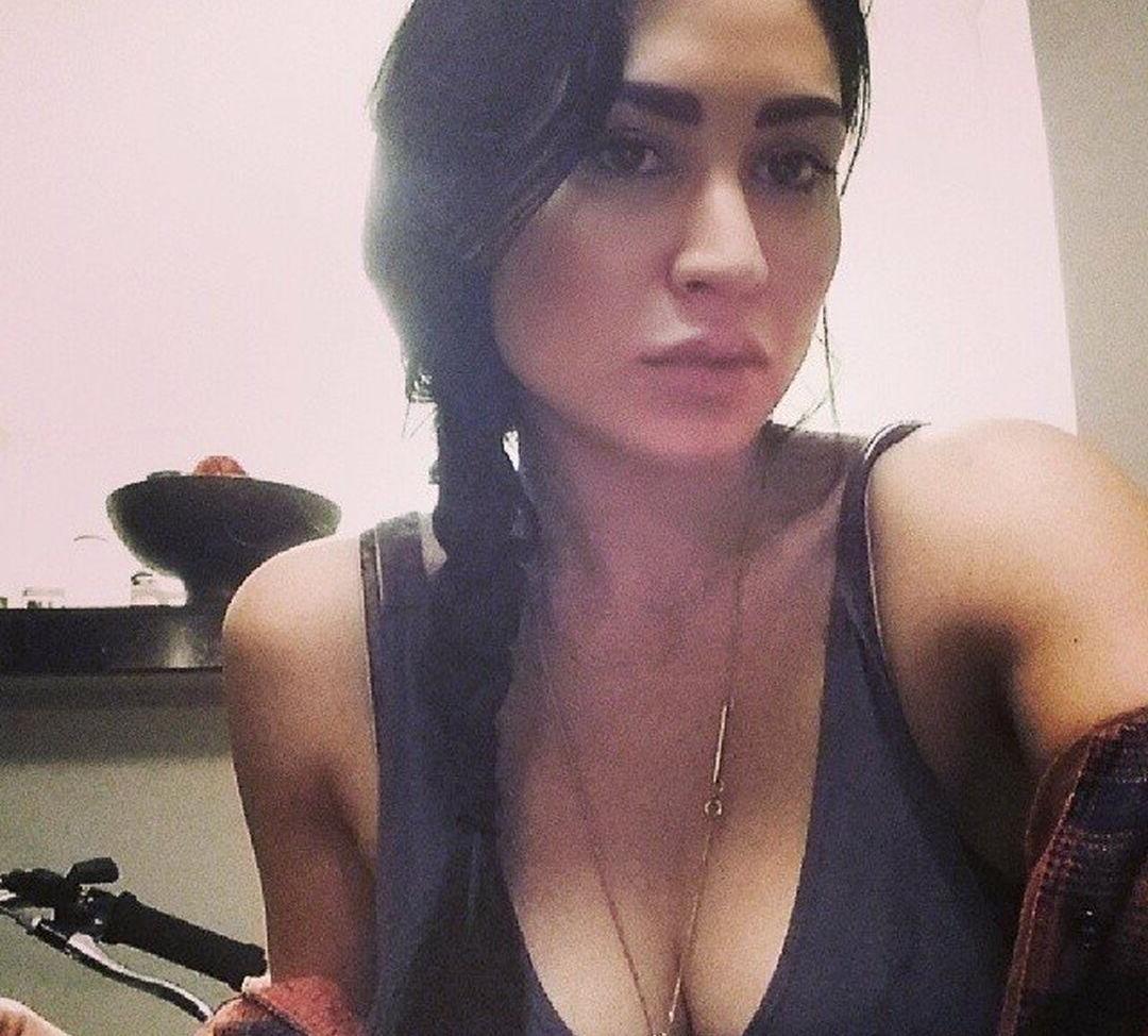 25P Cassie Steele nude