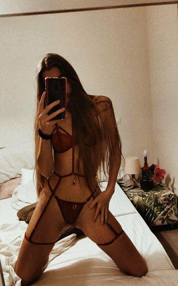 25P Mary Popiense nude