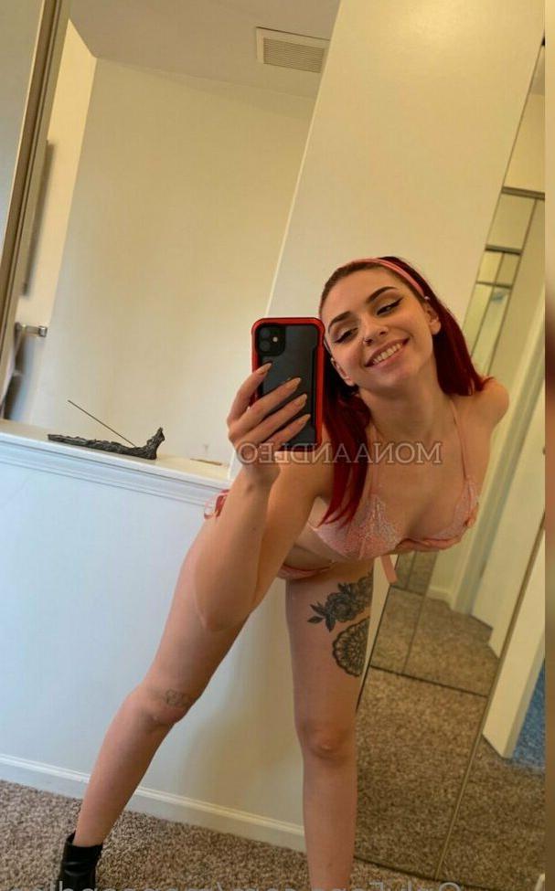 25P Mona Darling nude