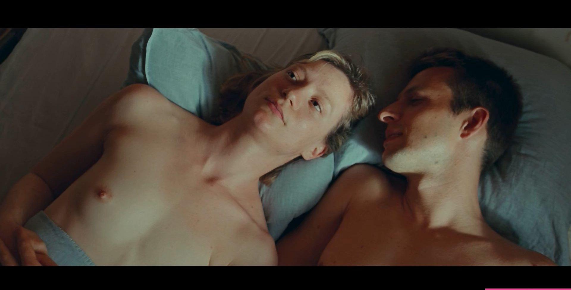 10P Mia Wasikowska nackt