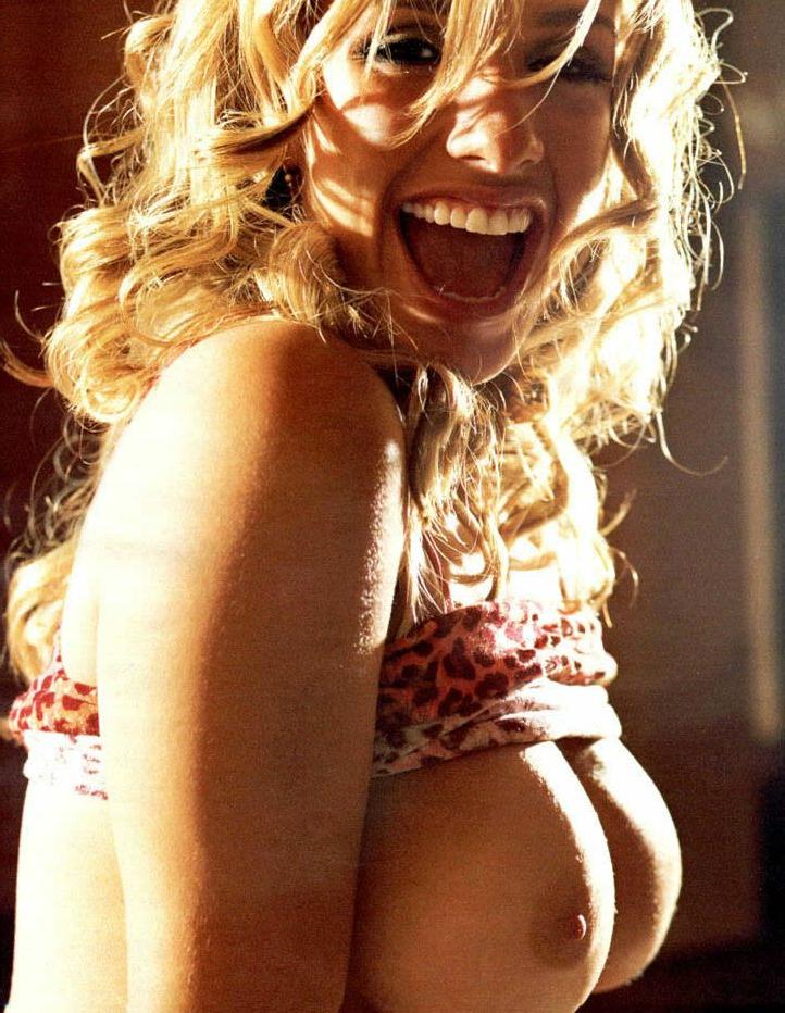 17P Manuela Saadeh nude