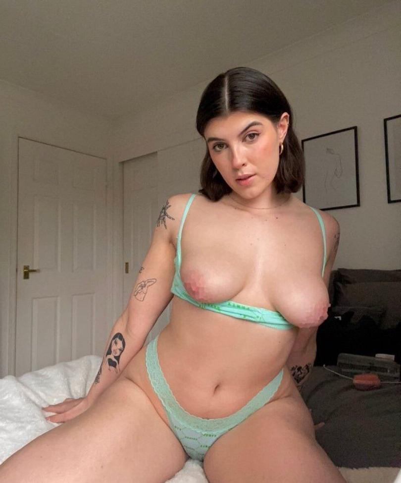 15P OnlyAveryWest nude