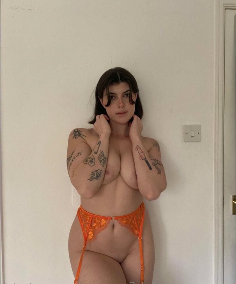 15P OnlyAveryWest nude