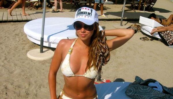 25P Una Healy nude