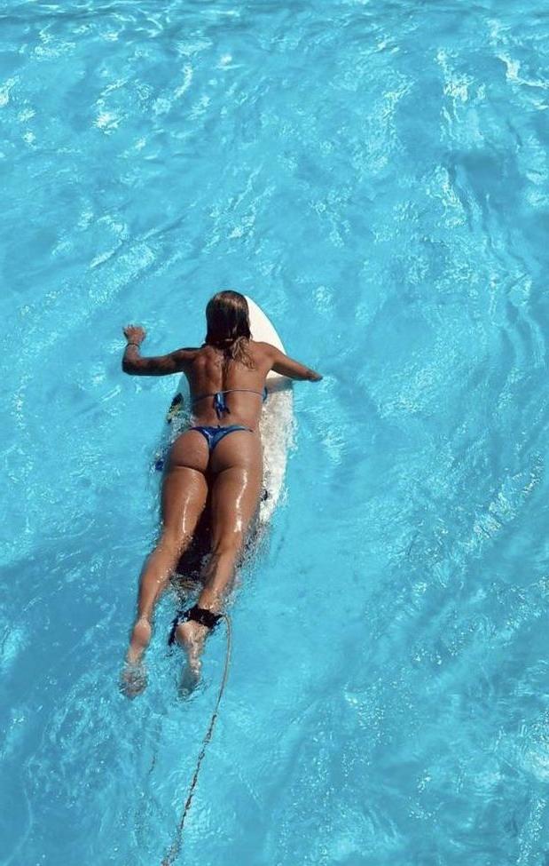 25P Leticia Bufoni nude