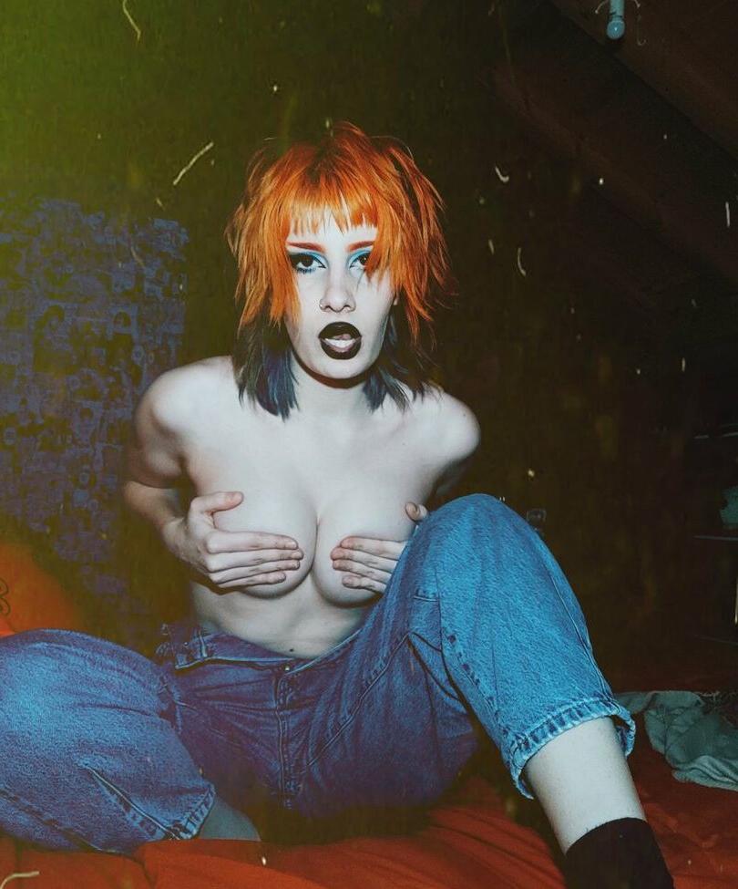 15P Nympha nude
