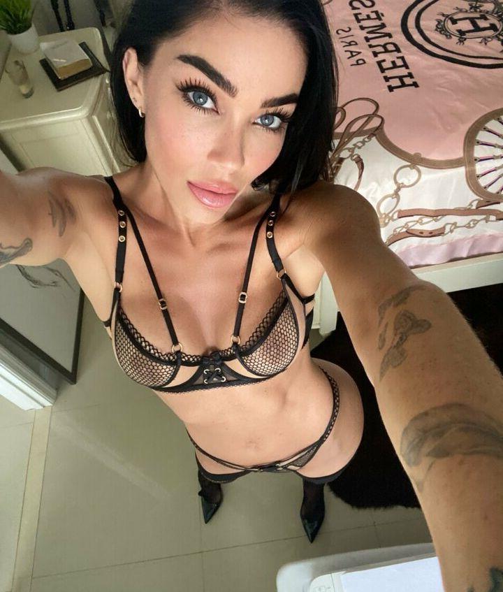 25P Jasmine Waltz nude