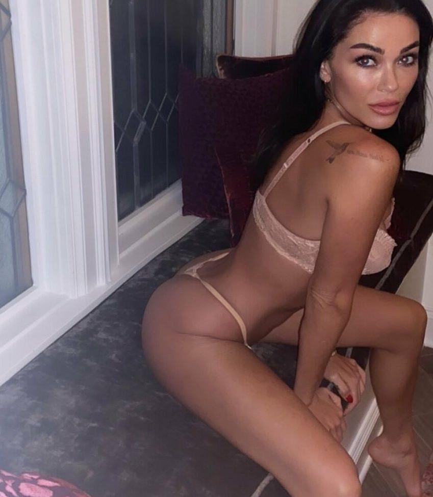 25P Jasmine Waltz nude