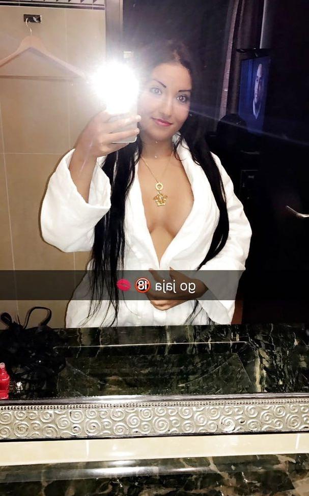 23P Karima La Rbz nude