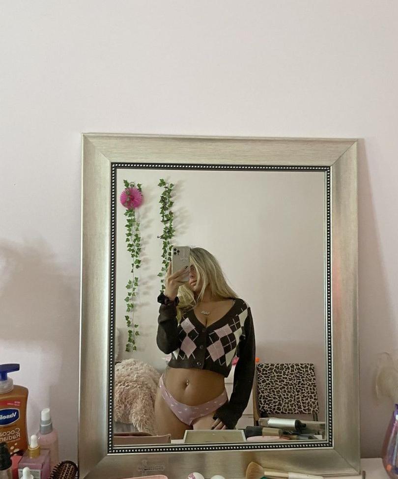 23P Lila Merlino nude