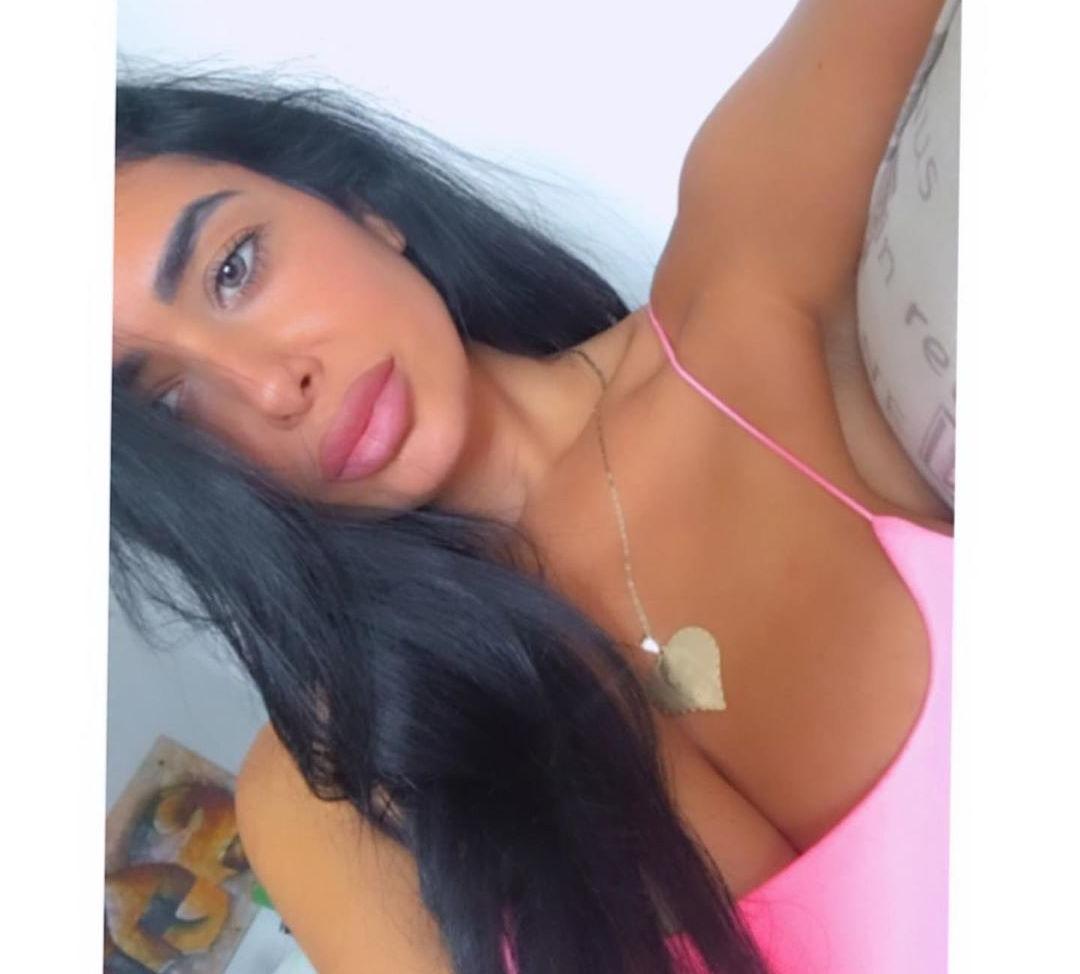17P Daniella Pariente nude