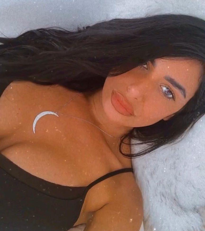 17P Daniella Pariente nude