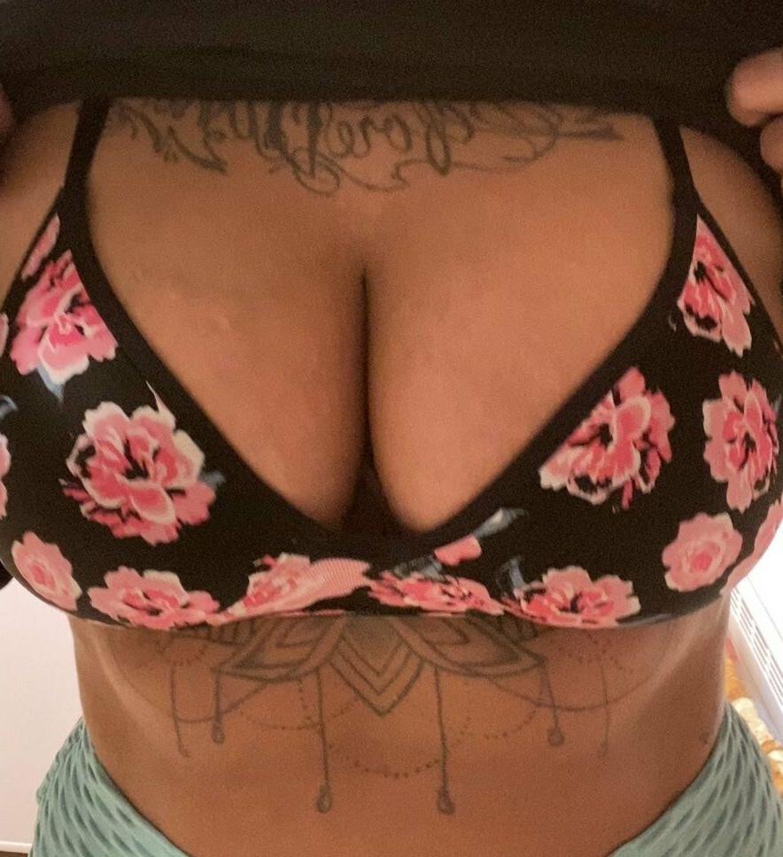 25P Alyssadoesntboost nude