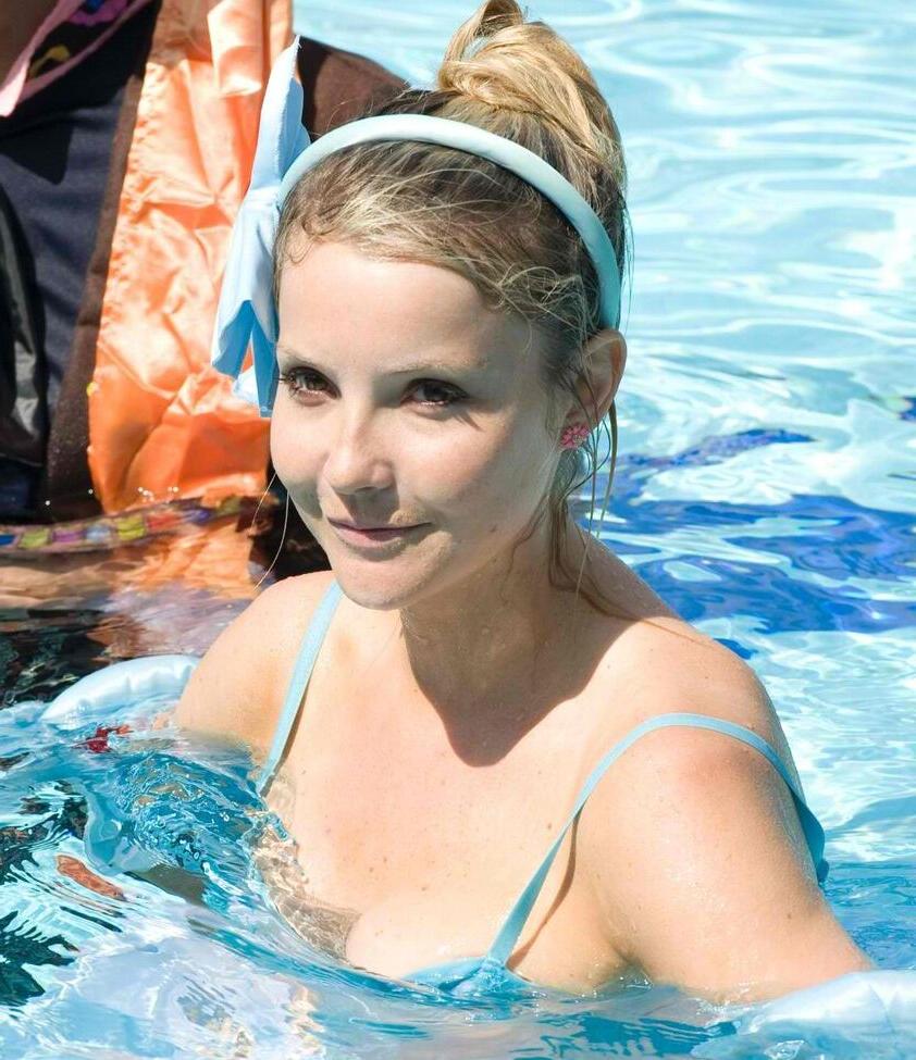 25P Helen Skelton nude