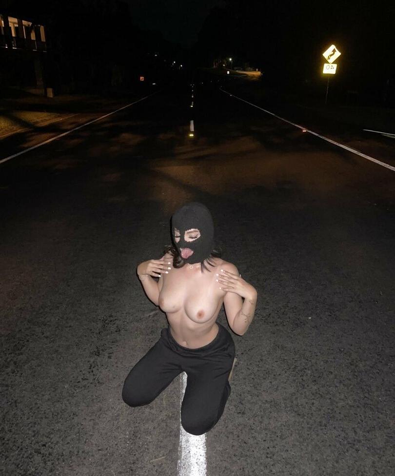 10P Kalisha Sugden nude