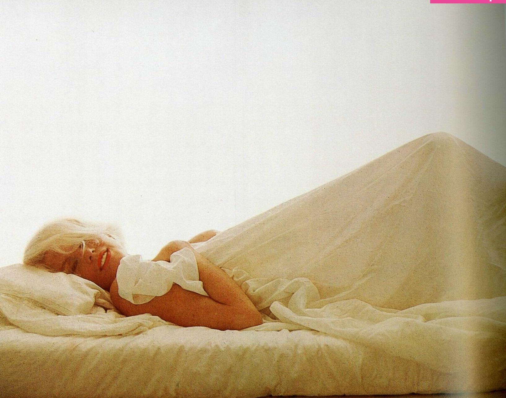 25P Marilyn Monroe nude