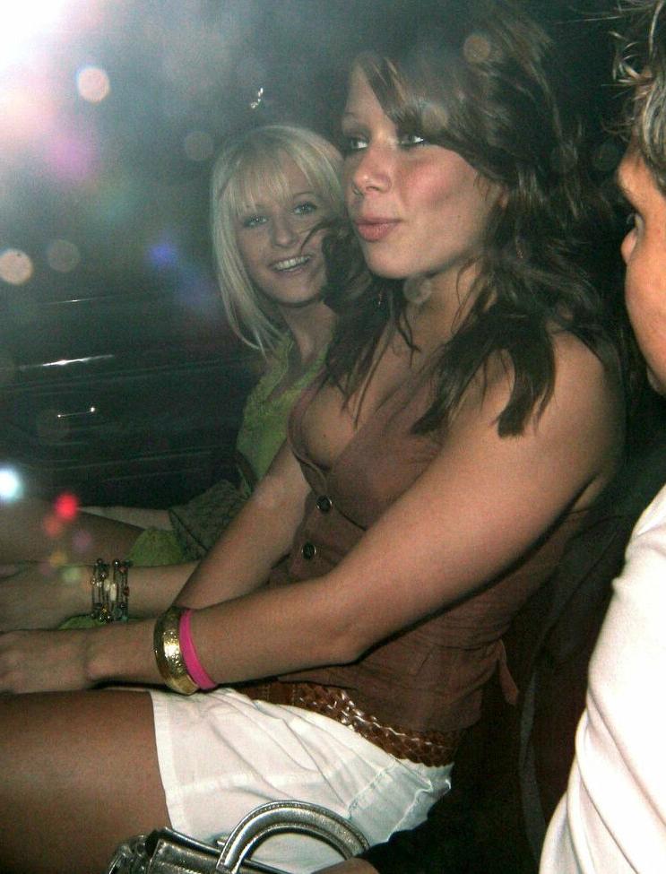 25P Nikki Sanderson nude