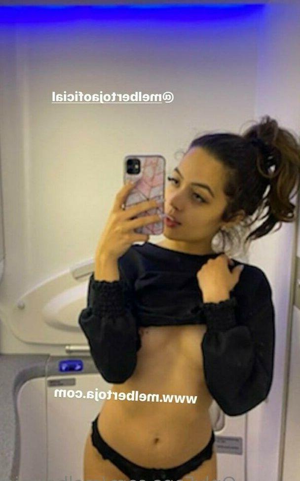 25P Mel Bertoja nude