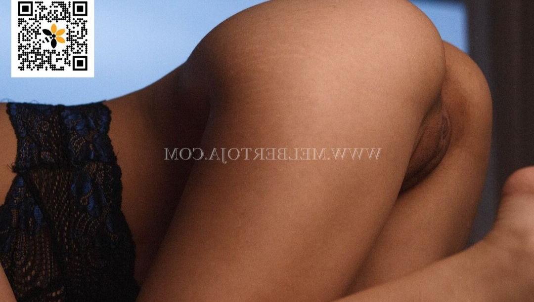 25P Mel Bertoja nude
