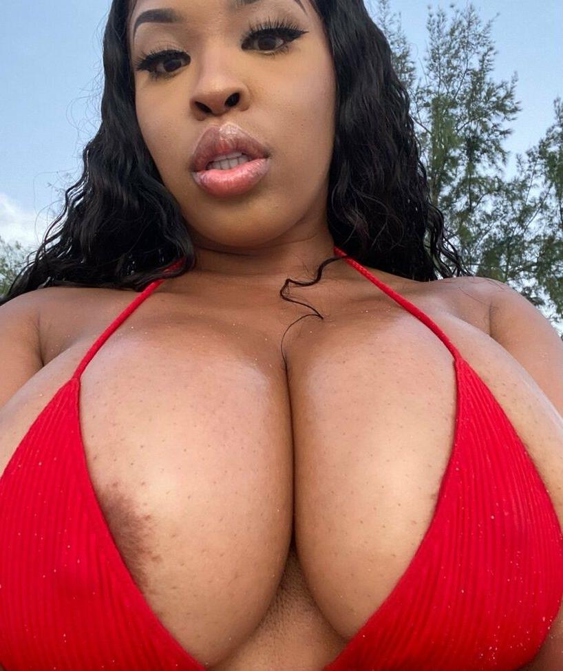 25P Aryana nude