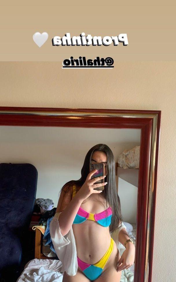 25P Christina Cleon nude