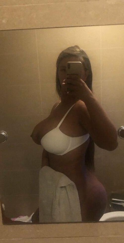 25P Sarah Coughlan nude