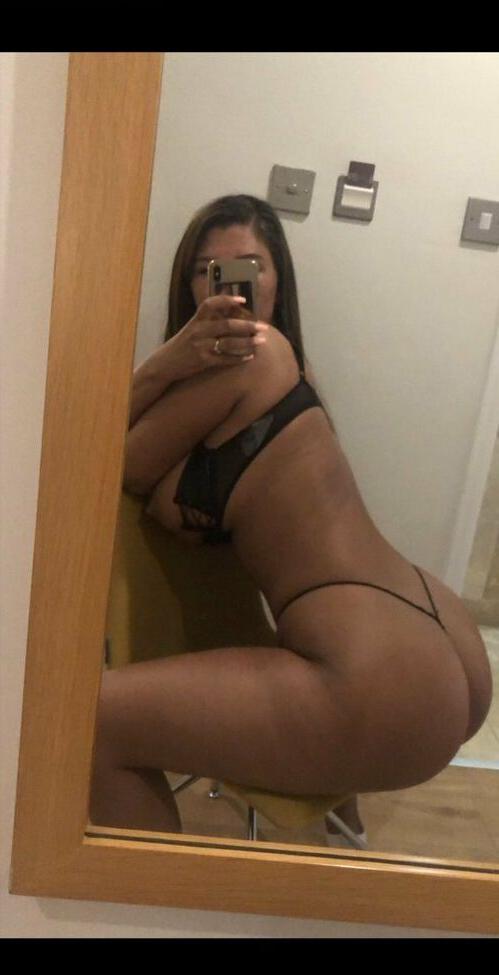 25P Sarah Coughlan nude