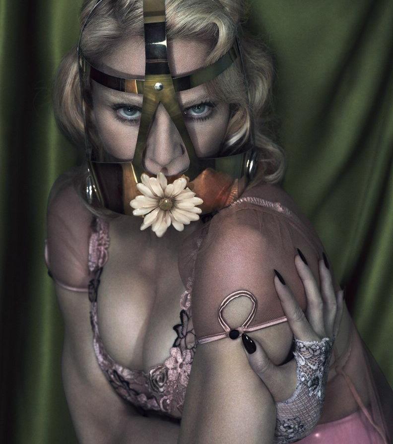 25P Madonna nude