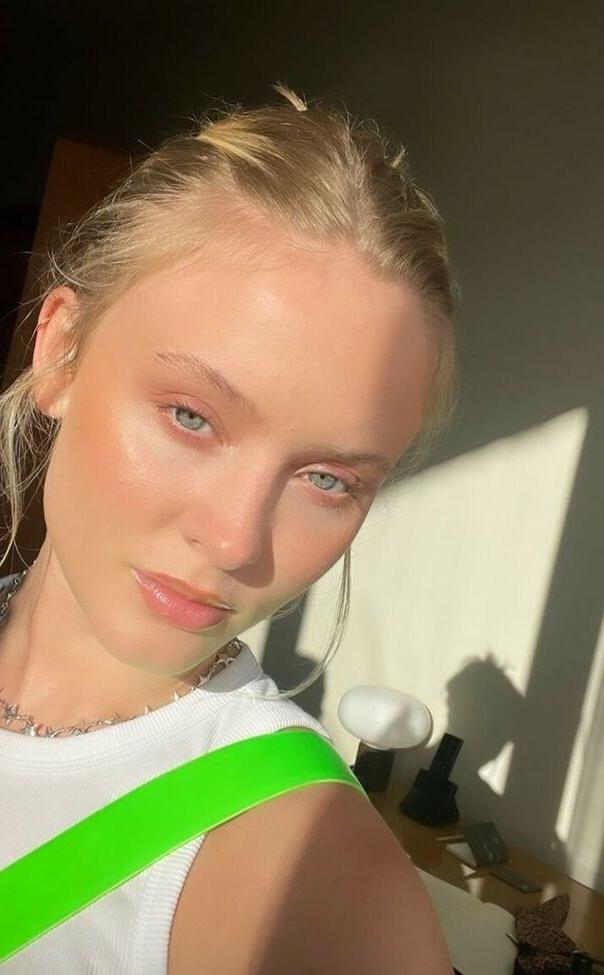 25P Zara Larsson nude