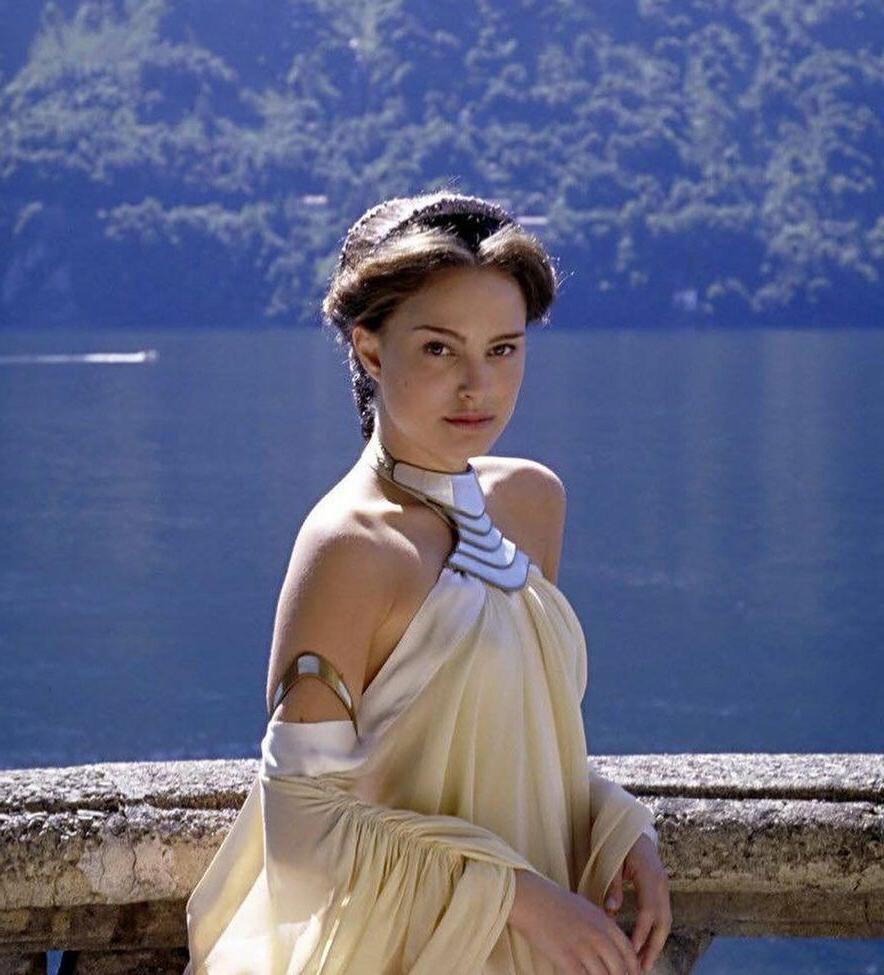 25P Natalie Portman nude