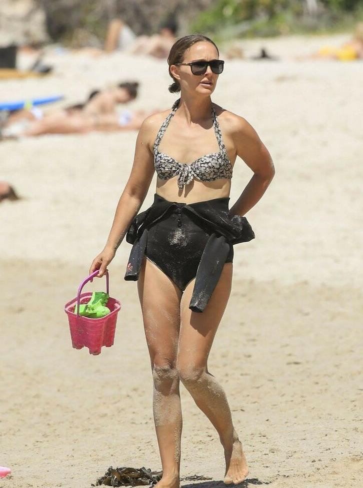 25P Natalie Portman nude